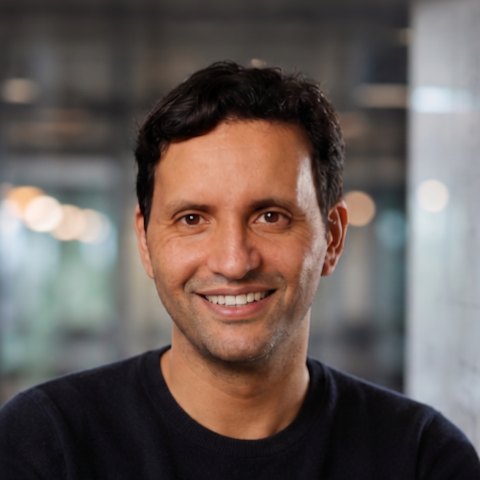 Portrait of Dr. Issame Outaleb